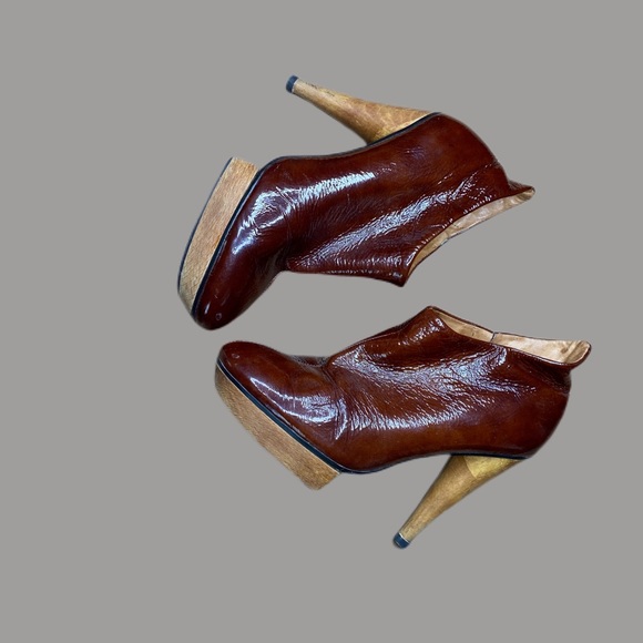 Baci Lagoon Leather Platform Heels - Picture 2 of 5